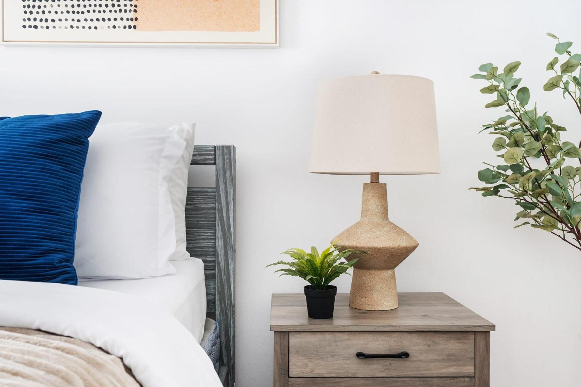 350-1a Gramercy New 1br Sleeps3 Newly Furnished Apartment