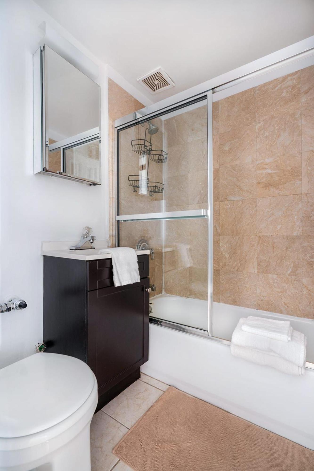 350-1a Gramercy New 1br Sleeps3 Newly Furnished Pangsapuri *